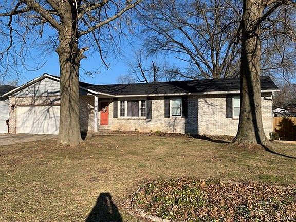 3rd image of 623 E Airwood Dr