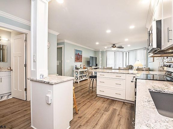 3rd image of 935 Ocean Ave APT 527