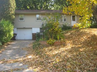 665 Esther Ln, Woodbury, MN 55125