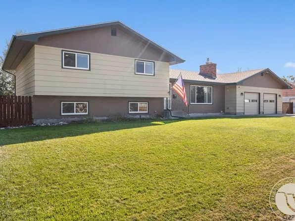 820 1st St S, Hardin, MT 59034