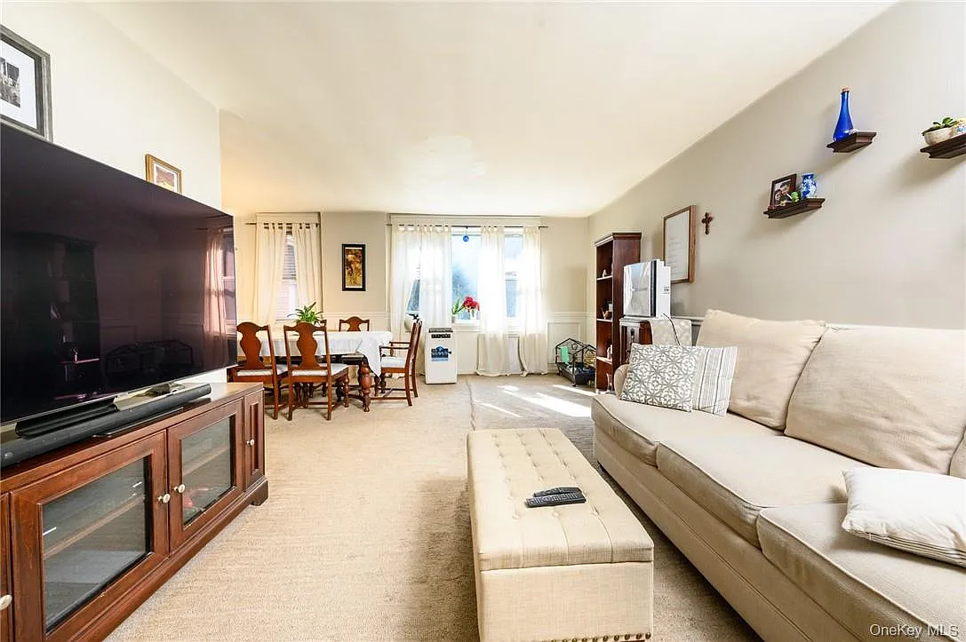 1 bed, 1.0 bath, 825 sqft, $2,000 — Photo 4