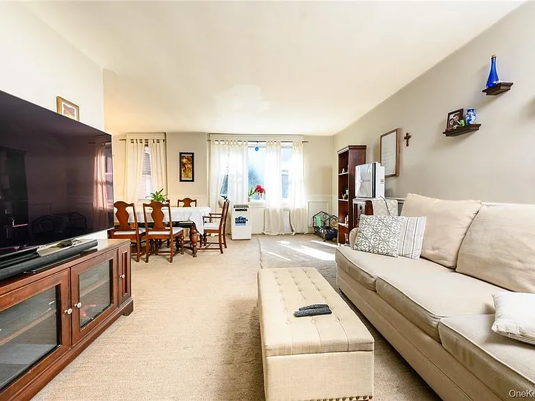 4 Sadore Ln #3J — Photo 4