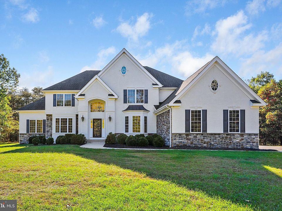 1st image of 56 Oxford Cir