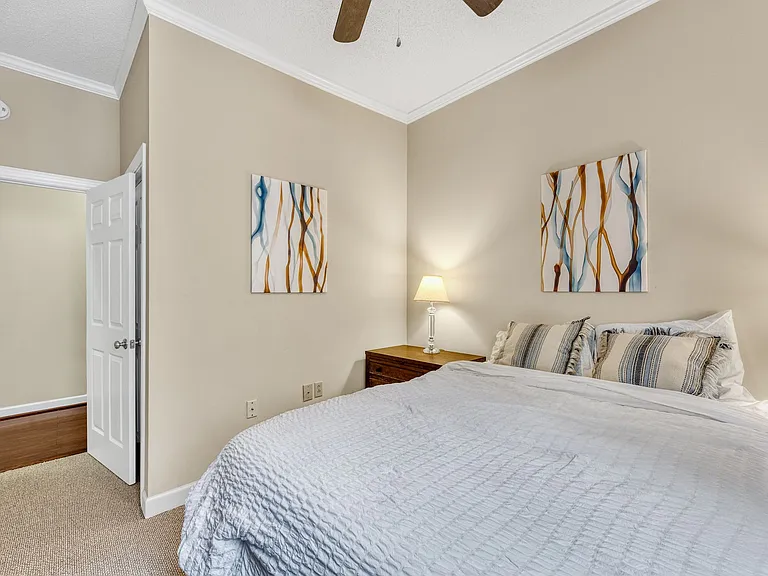 295 King St #B-3 — Photo 11