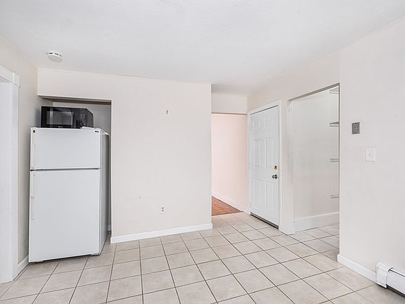 3rd image of 12 Kilby St APT 2L