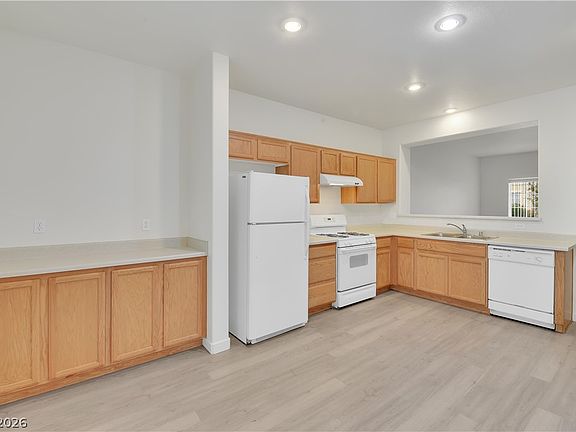 4th image of 9905 Mustang Creek Way