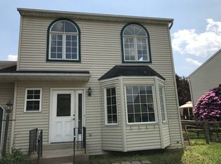 312 Aronimink Dr, Royersford, PA