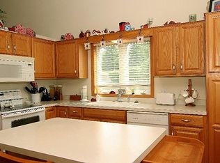 14609 Beverley Ln, Savage, MN 55378