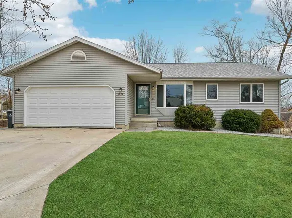 1209 39th Street Rd NW, Cedar Rapids, IA 52405