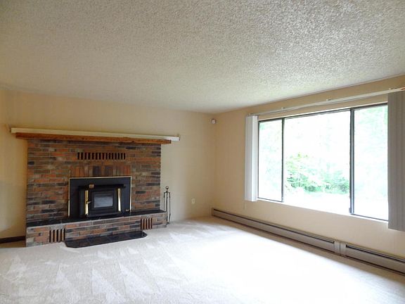 3rd image of 1290 Lion Mountain Dr