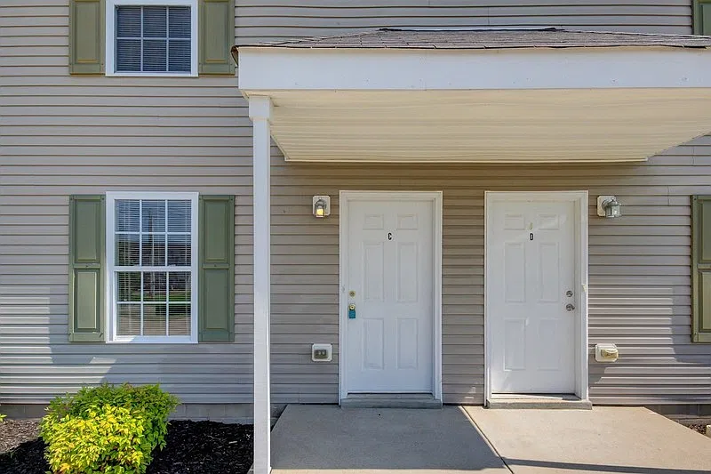 2 bed, 1.5 bath, 1100 sqft, $1,000 — Photo 2