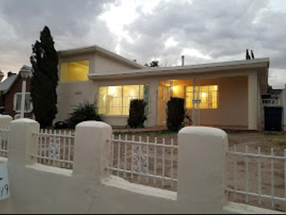1st image of 4405 Trowbridge Dr