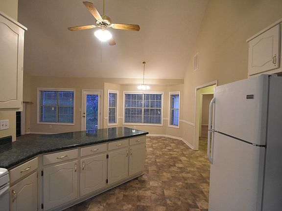 5th image of 270 Keller Dr