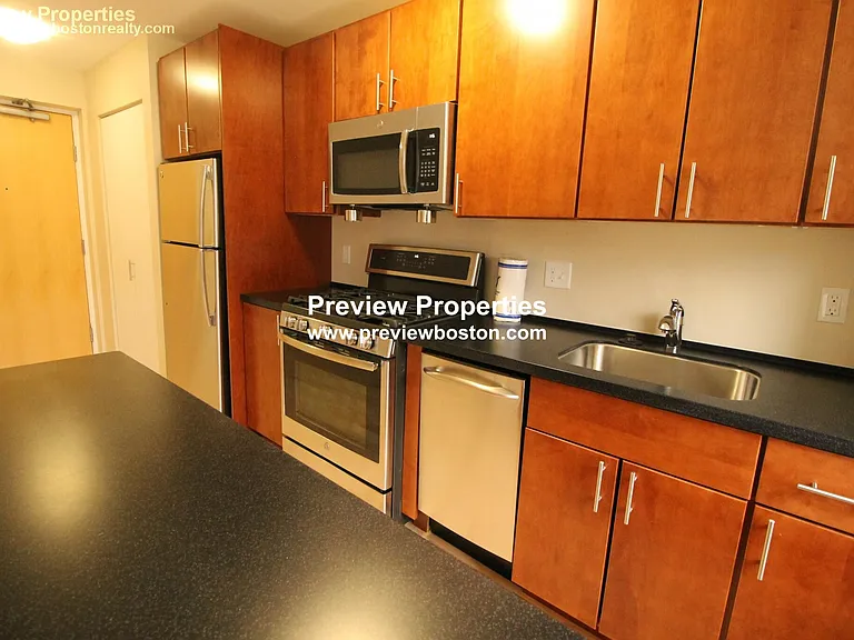 Camelot Ct — Photo 15