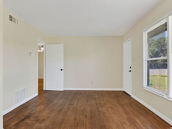 4th image of 415 BYRNES DR