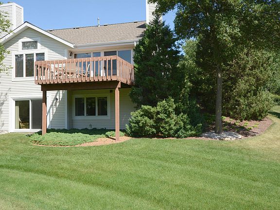 3rd image of 108 E Sutton Pl