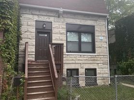 2307 S Trumbull Ave, Chicago, IL
