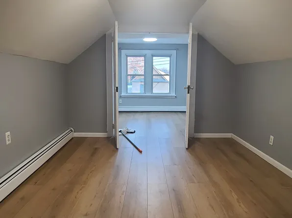 571 Avenue A image 4 of 10