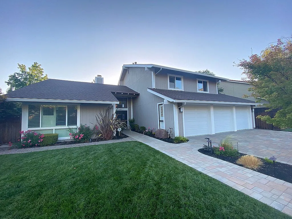 1240 Robyn Dr photo 1