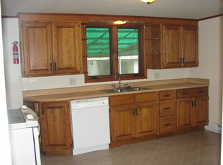 206 N State St, Christopher, IL 62822