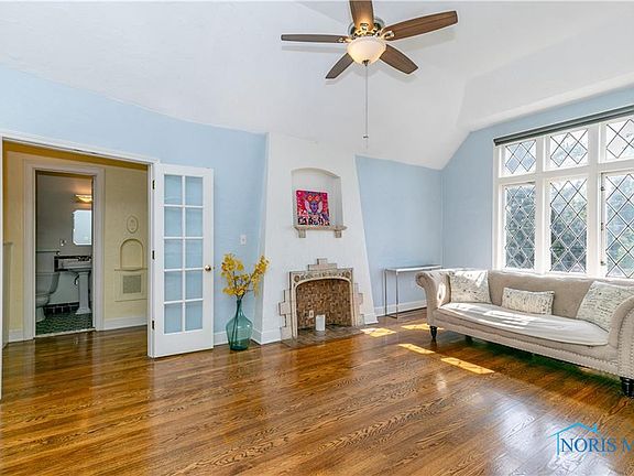 5th image of 2200 Scottwood Ave Unit 308