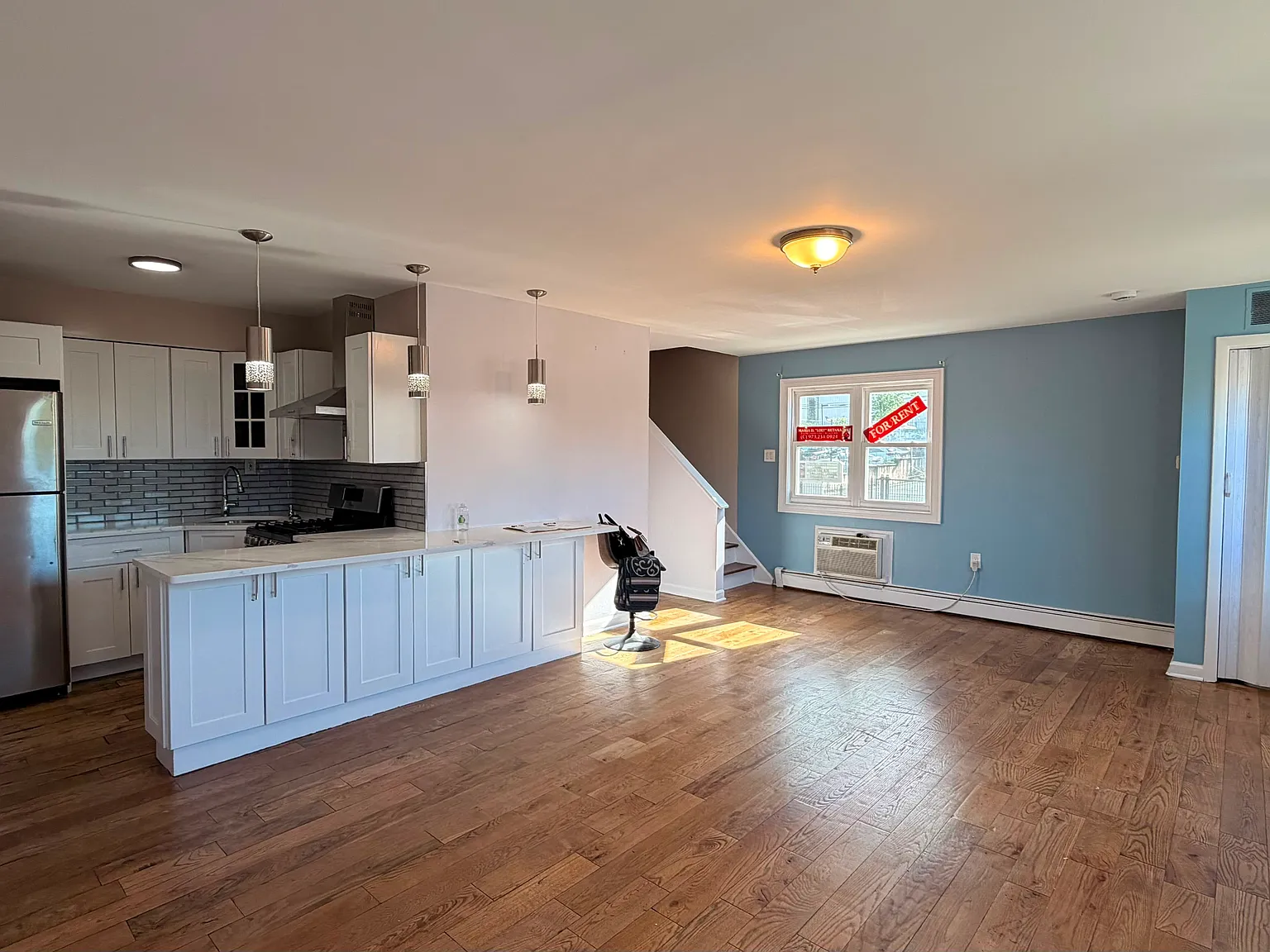 2 bed, 1.5 bath, $2,200 — Photo 2