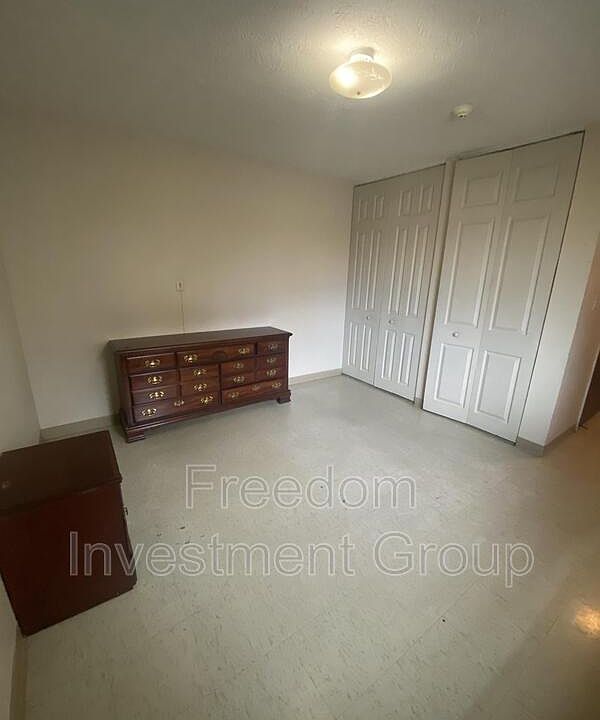 1st image of 825 Donna St #9