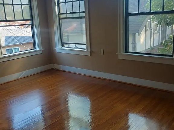 4th image of 120 W Marshall Ave