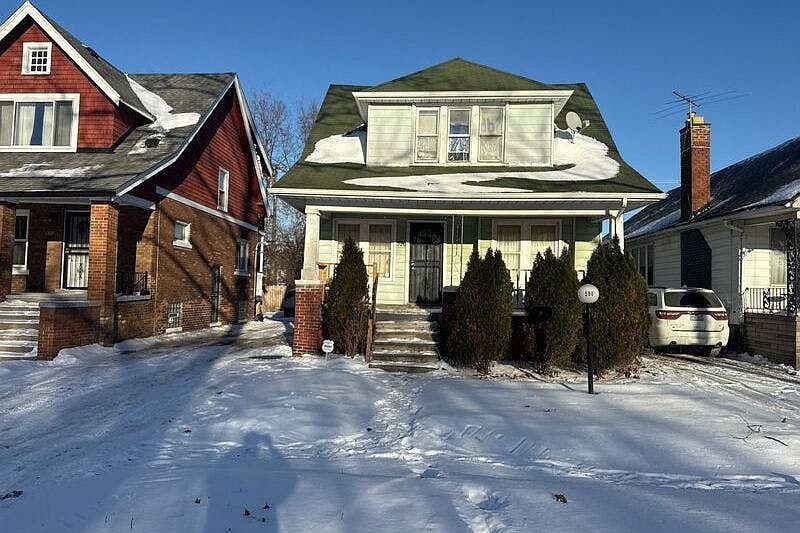 1st image of 596 Algonquin St