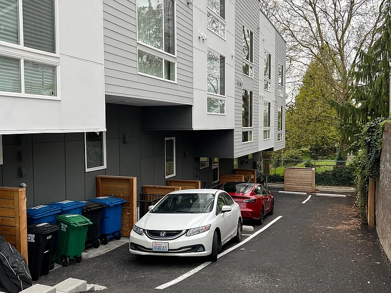 2210 S Charles St #A — Photo 32