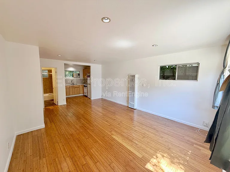 362 N San Vicente Blvd #D — Photo 8