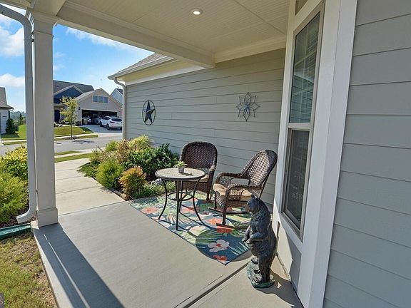 3rd image of 5724 Grapewood St
