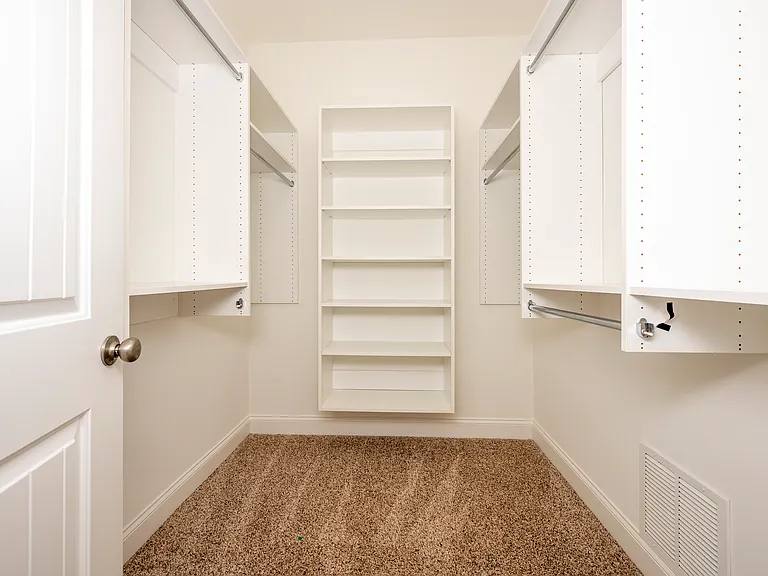 490 Lotus Ct — Photo 29