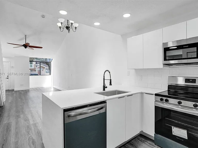 1818 Adventure Pl — Photo 12