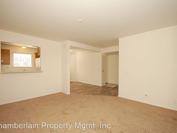 4th image of 297 Acacia Ave APT D