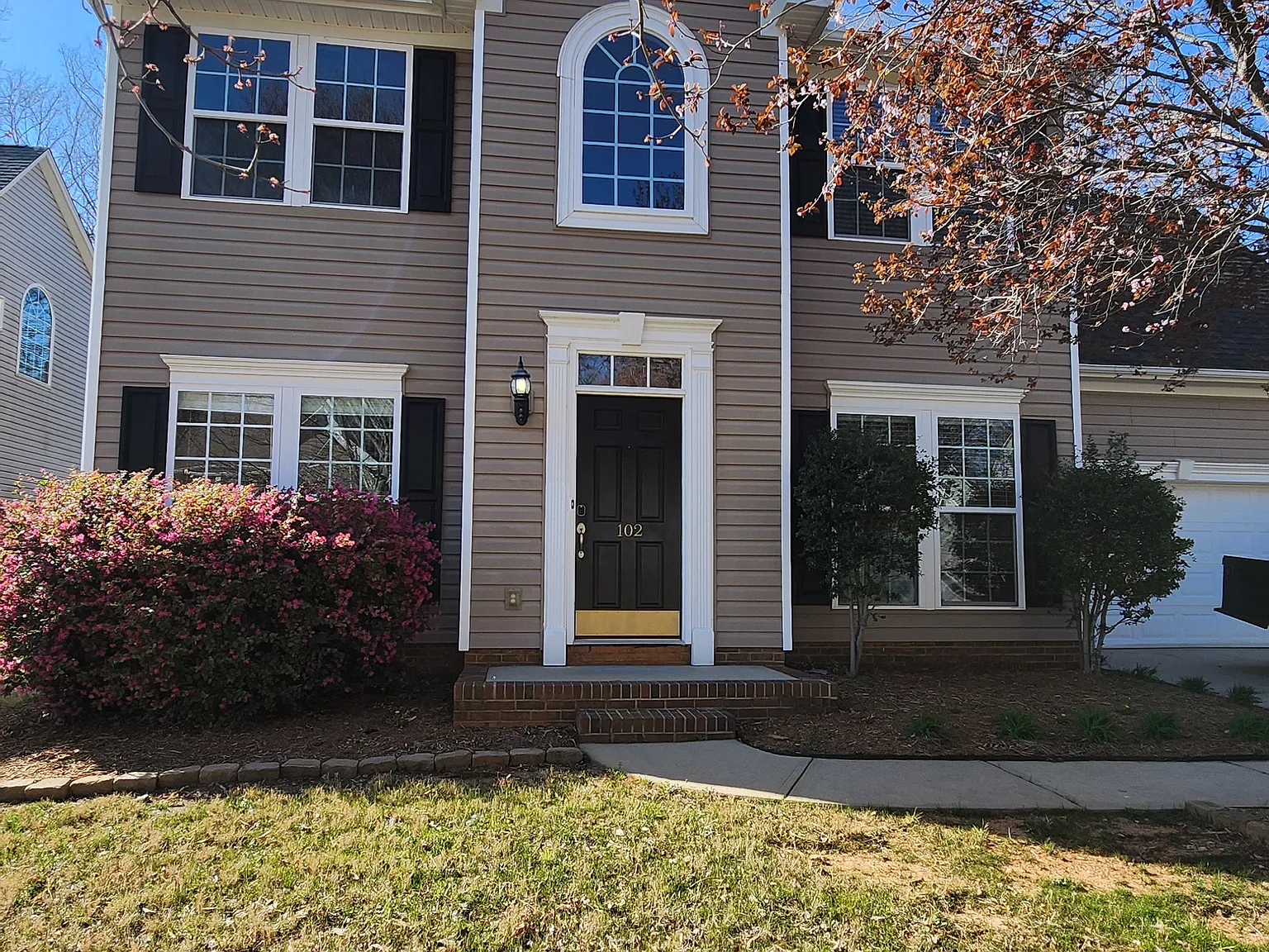 4 bed, 2655 sqft, $4,200 — Photo 1