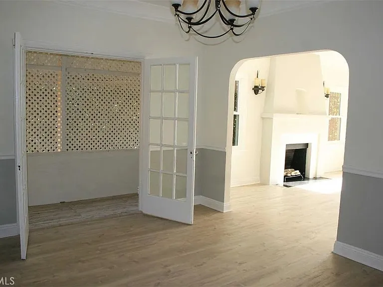8001 Blackburn Ave #1/2 — Photo 11