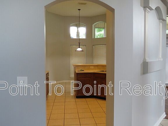 3rd image of 3726 Bedford Dr