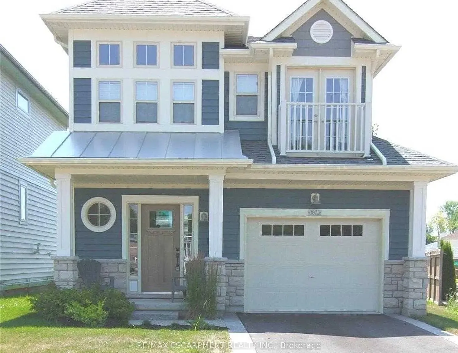 3 bed, $2,700 — Photo 1