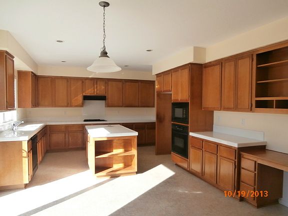 2nd image of 34081 Albacete Ave