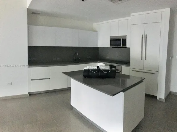 88 SW 7th St APT 2305, Miami, FL 33130