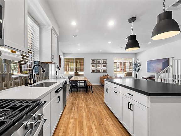 4th image of 215 Red Brick Dr Unit 6