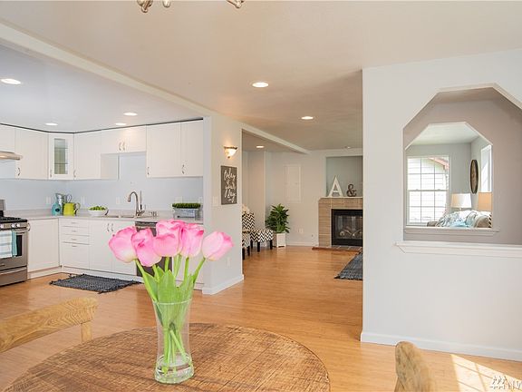 5th image of 16847 35th Ave S
