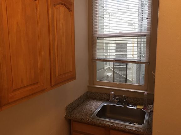 3rd image of 1670 Clay St APT 4