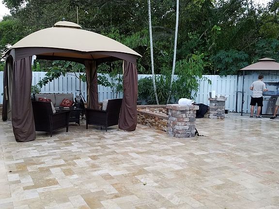 Outdoor / Luxury Living Room
