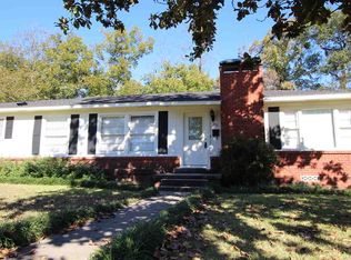 303 Isgren Dr, Longview, TX 75602