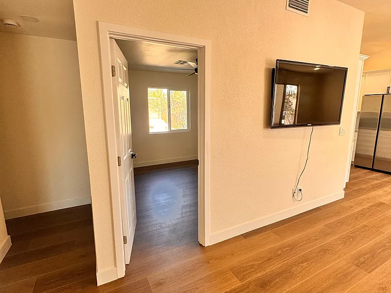 1321 Nadine Way — Photo 4