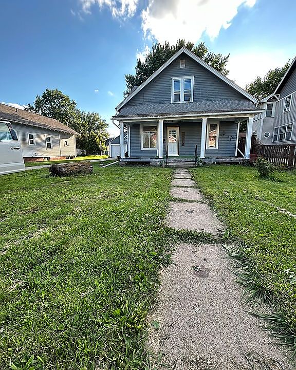 1st image of 218 S Peterson St