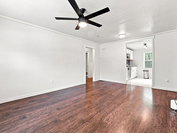 3rd image of 1902 Connally Dr