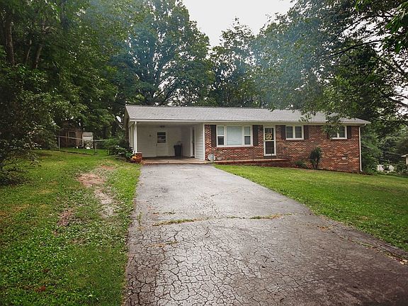 3rd image of 2364 Lakeland Dr